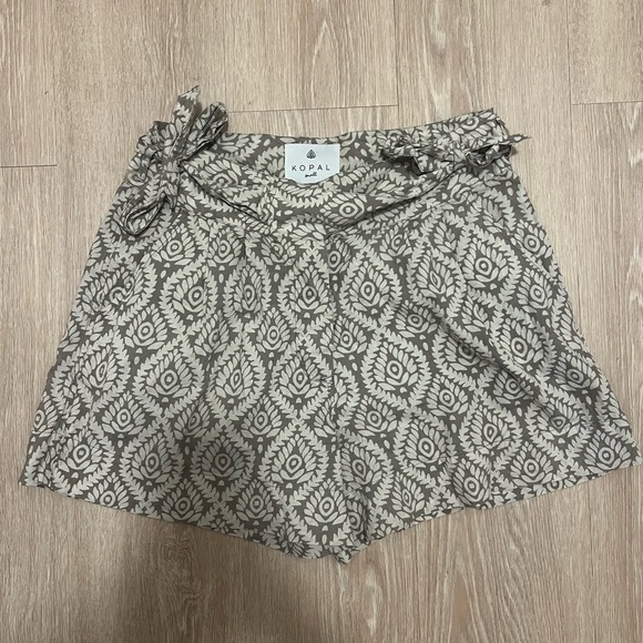 Kopal Patterned Shorts - Picture 1 of 4